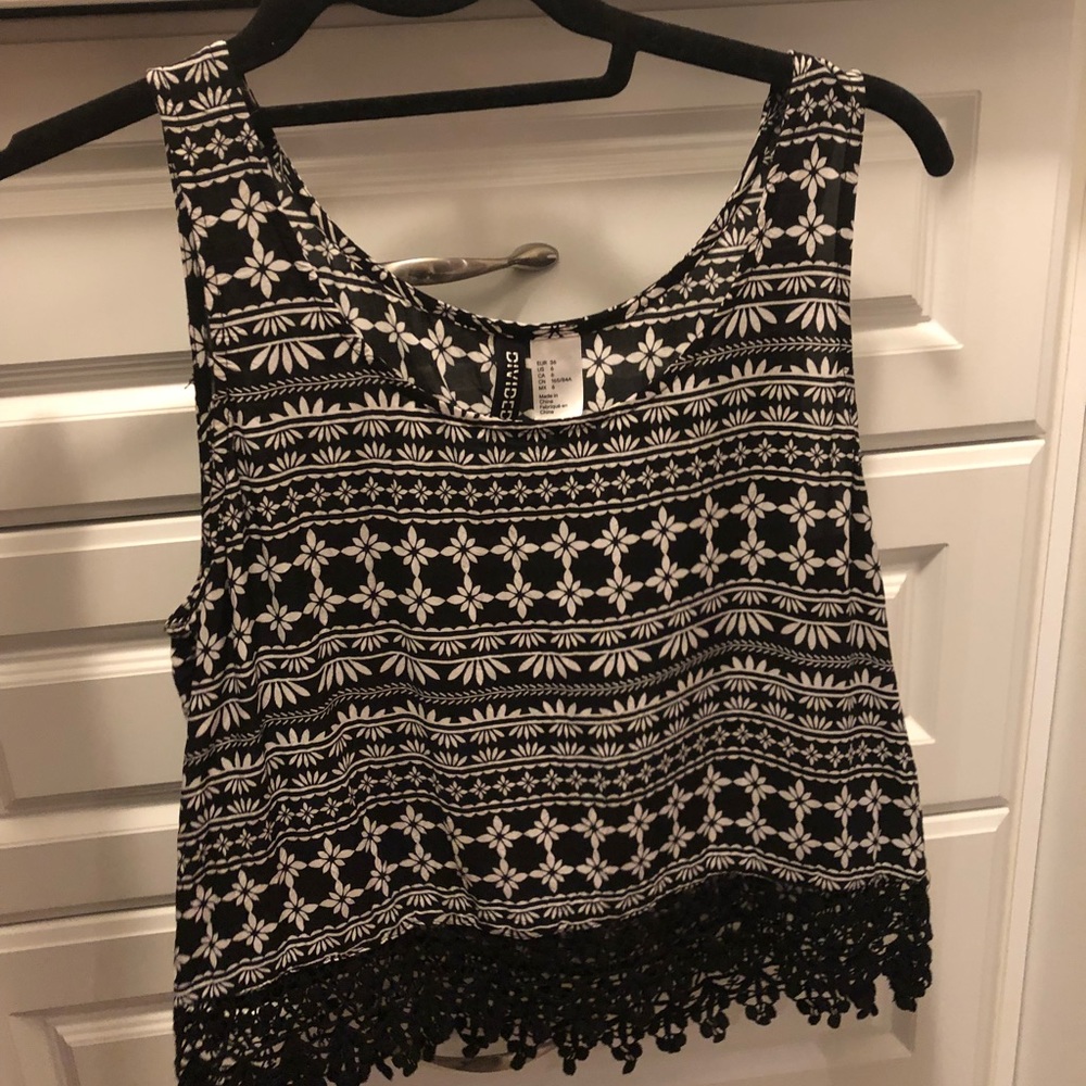 patterned black and white tank top